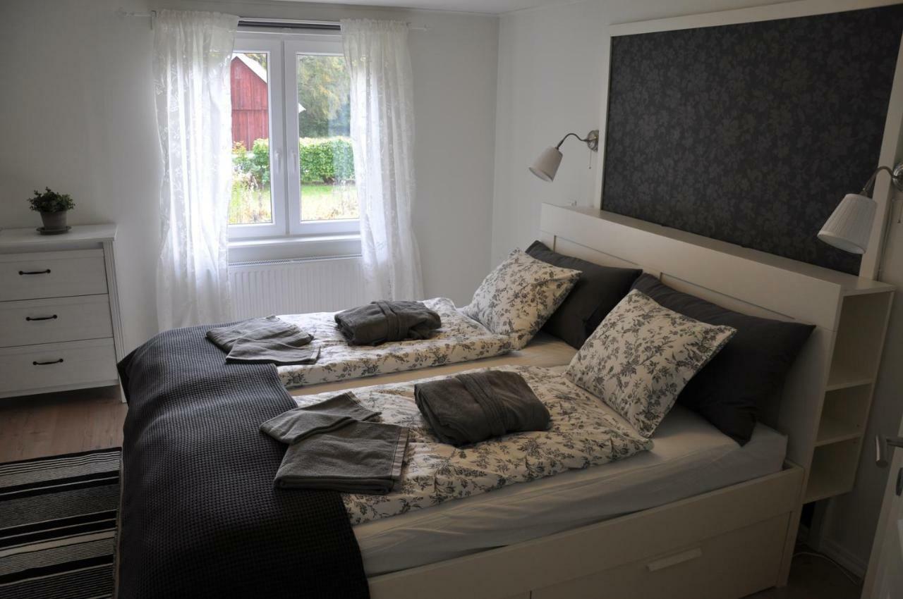 Hotel & Pensionat Bjoerkelund Stenbrohult  エクステリア 写真
