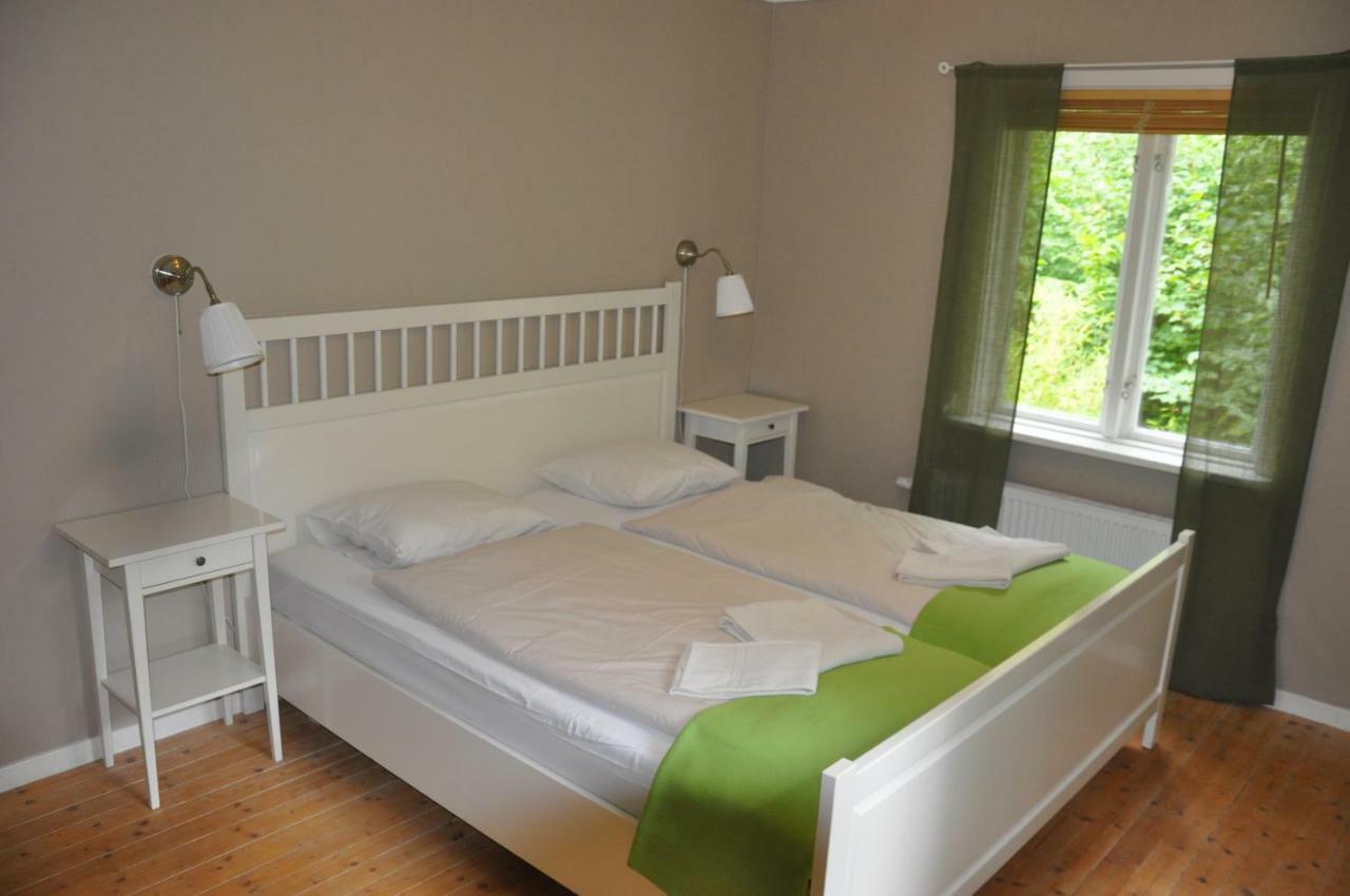 Hotel & Pensionat Bjoerkelund Stenbrohult  エクステリア 写真