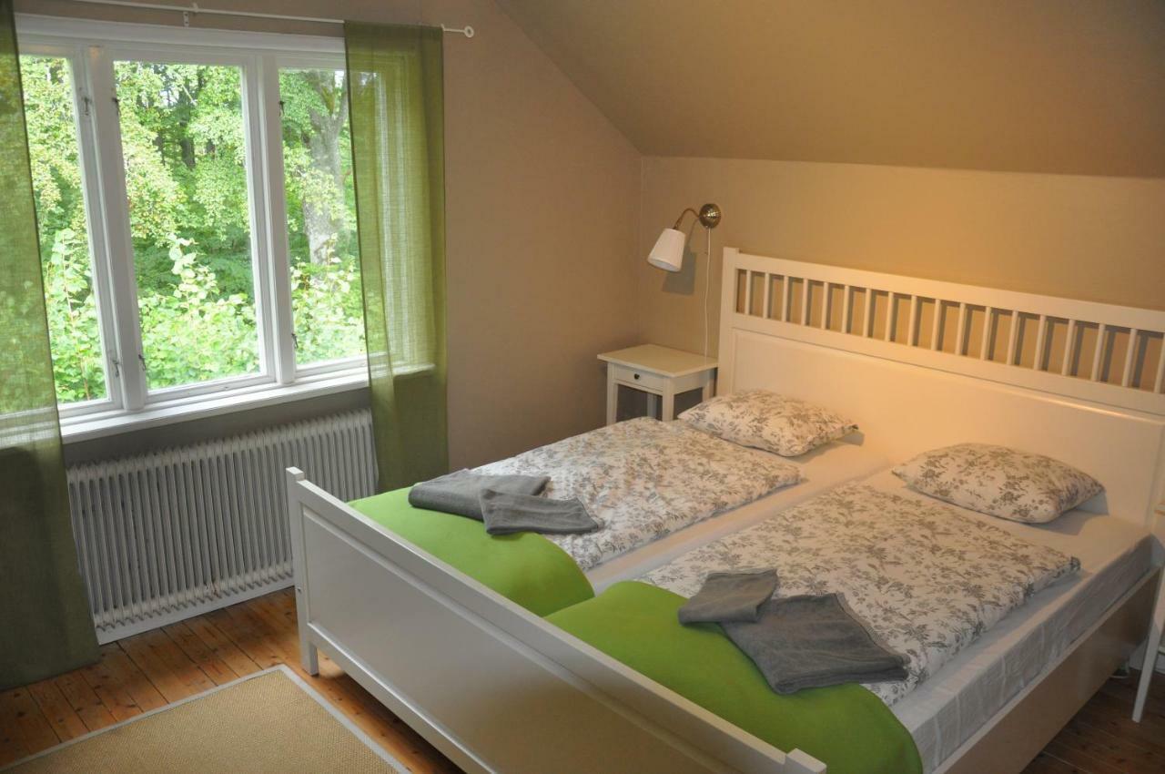 Hotel & Pensionat Bjoerkelund Stenbrohult  エクステリア 写真