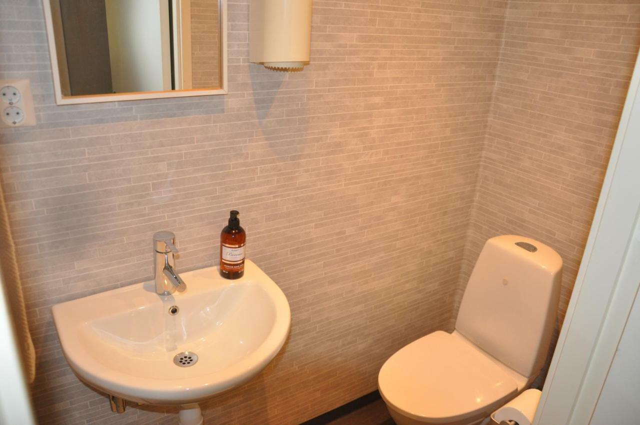 Hotel & Pensionat Bjoerkelund Stenbrohult  エクステリア 写真