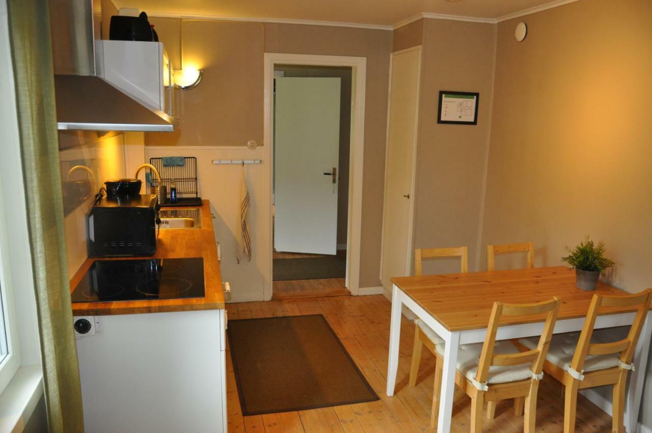 Hotel & Pensionat Bjoerkelund Stenbrohult  エクステリア 写真